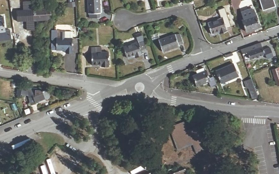 Vue aérienne du Rond-point anonyme n°26442562