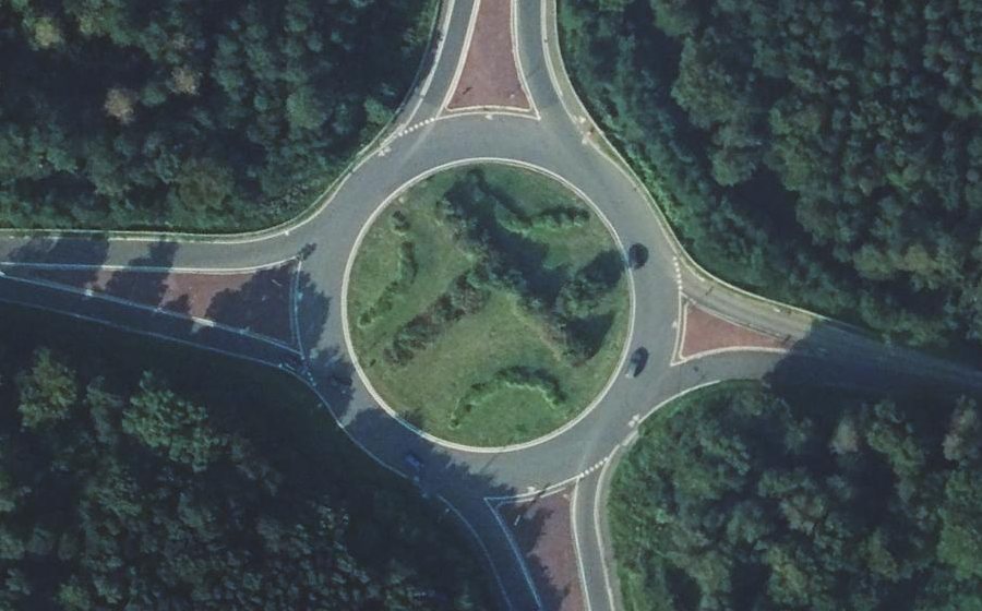 Vue aérienne du Rond-point anonyme n°26444552