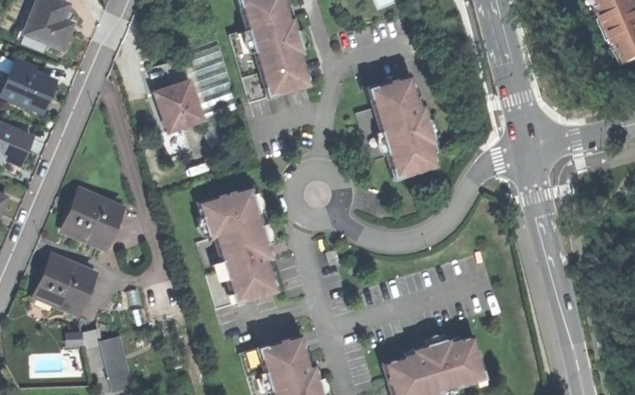 Vue aérienne du Rond-point anonyme n°26446164