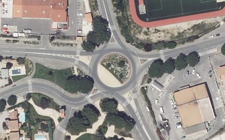 Vue aérienne du Rond-point anonyme n°26453175