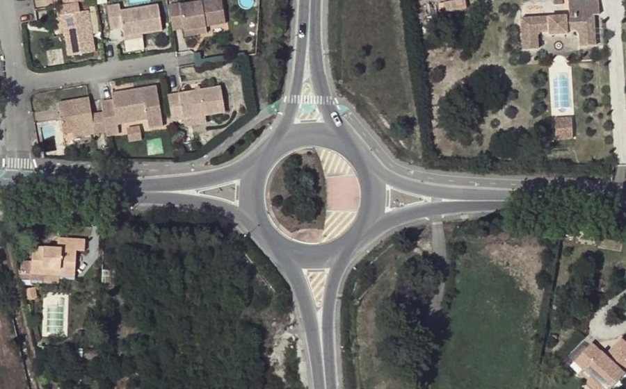 Vue aérienne du Rond-point anonyme n°26453315