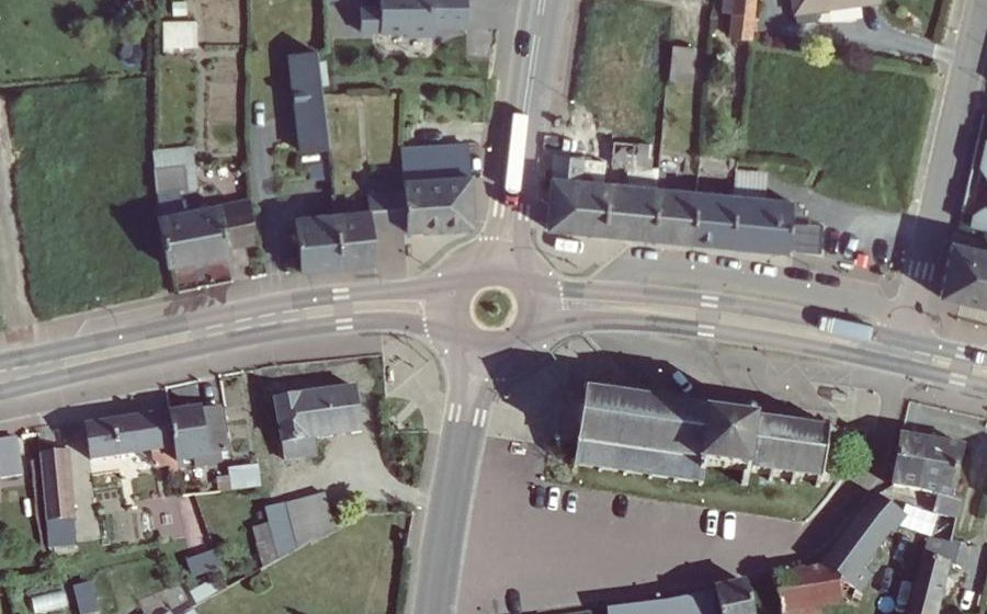 Vue aérienne du Rond-point anonyme n°26454560