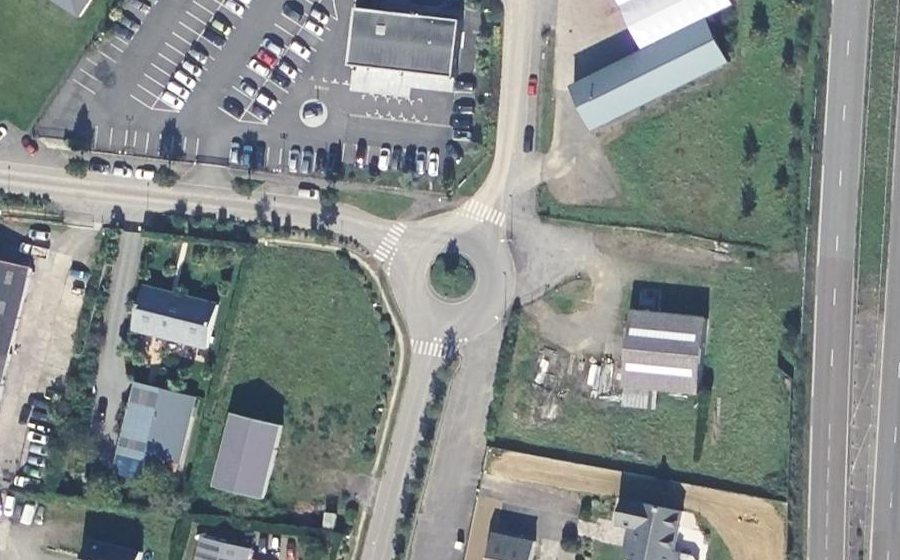 Vue aérienne du Rond-point anonyme n°26454792