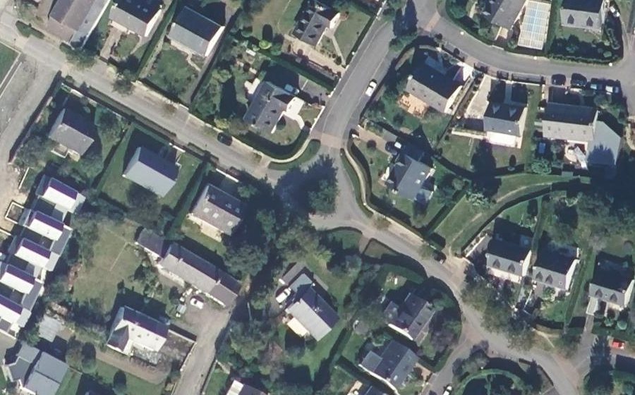Vue aérienne du Rond-point anonyme n°26454795