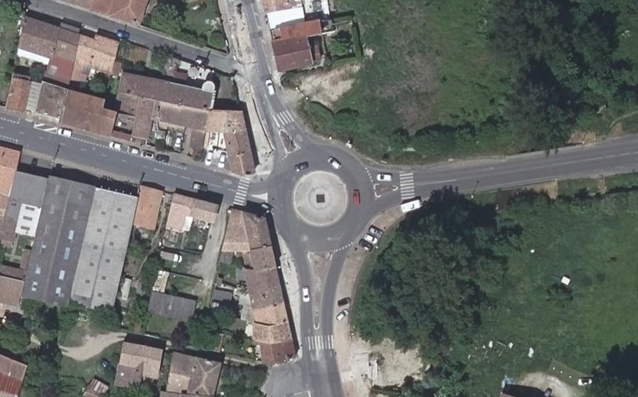 Vue aérienne du Rond-point anonyme n°26476463