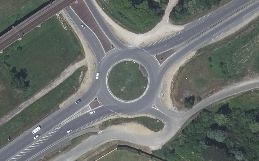 Vue aérienne du Rond-point anonyme n°26478776