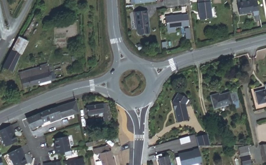 Vue aérienne du Rond-point anonyme n°26485499