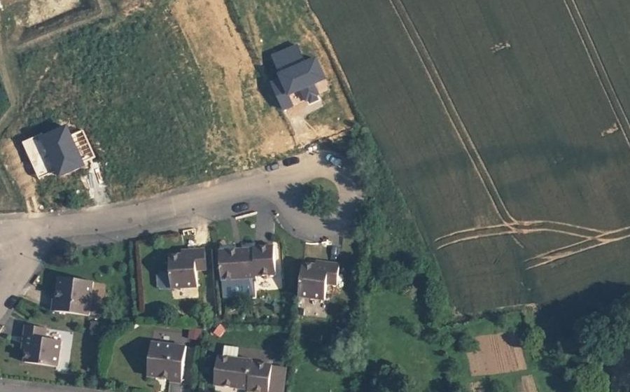 Vue aérienne du Rond-point anonyme n°265030469