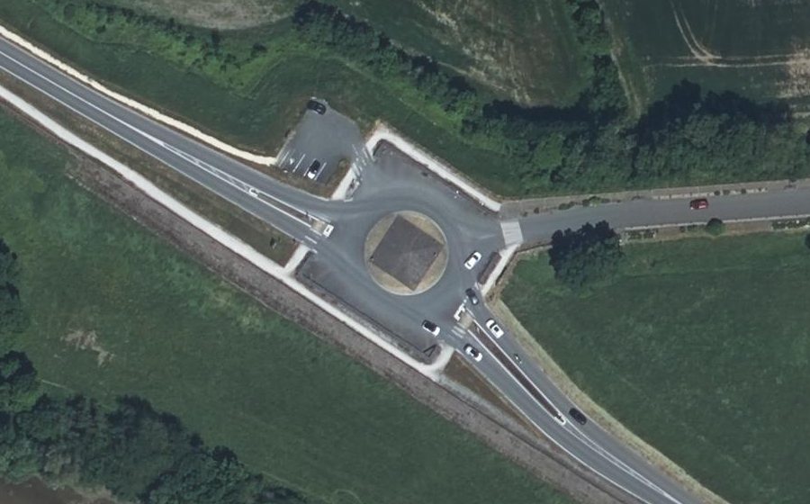 Vue aérienne du Rond-point anonyme n°26505682