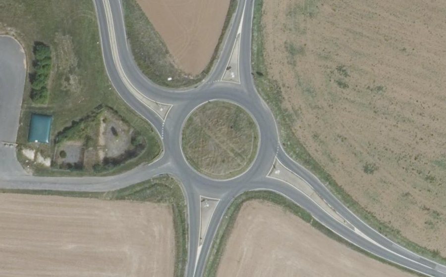 Vue aérienne du Rond-point anonyme n°26506207
