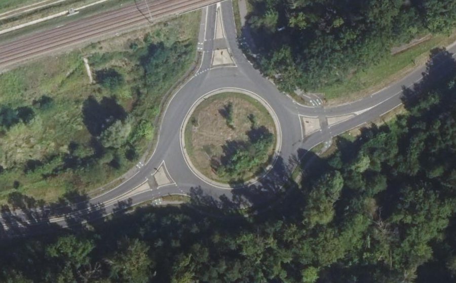 Vue aérienne du Rond-point anonyme n°26507402