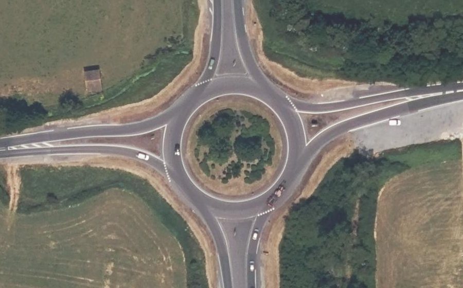 Vue aérienne du Rond-point anonyme n°26514144