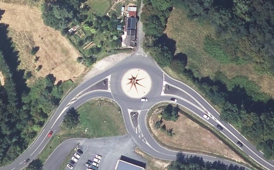 Vue aérienne du Rond-point anonyme n°26514371