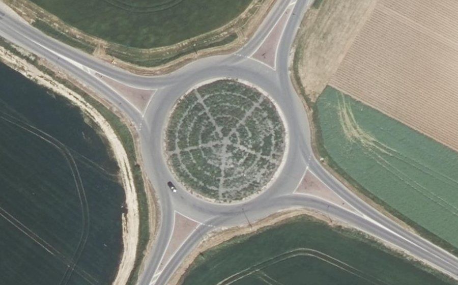 Vue aérienne du Rond-point anonyme n°26514447