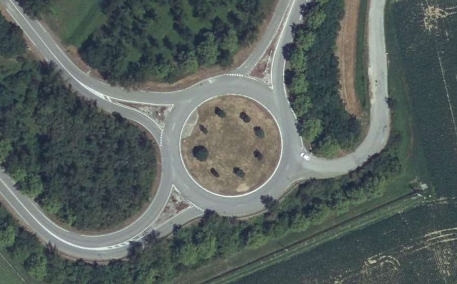 Vue aérienne du Rond-point anonyme n°26515968