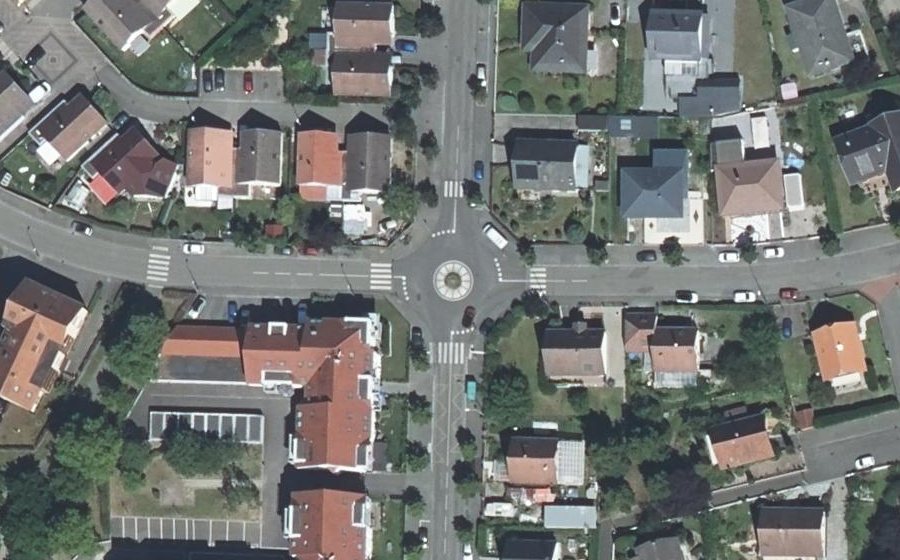 Vue aérienne du Rond-point anonyme n°26516912