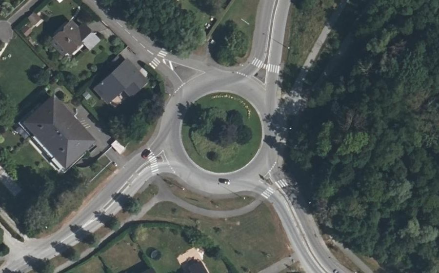 Vue aérienne du Rond-point anonyme n°26524202