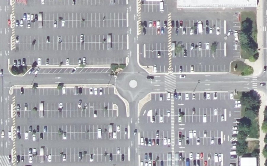 Vue aérienne du Rond-point anonyme n°26526052