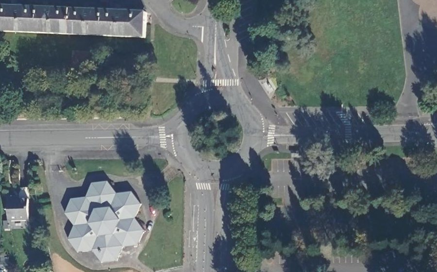 Vue aérienne du Rond-point anonyme n°26530506
