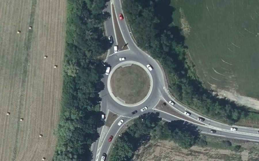 Vue aérienne du Rond-point anonyme n°26530910