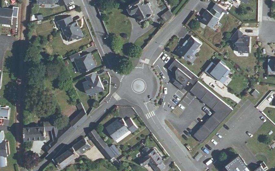 Vue aérienne du Rond-point anonyme n°26535088