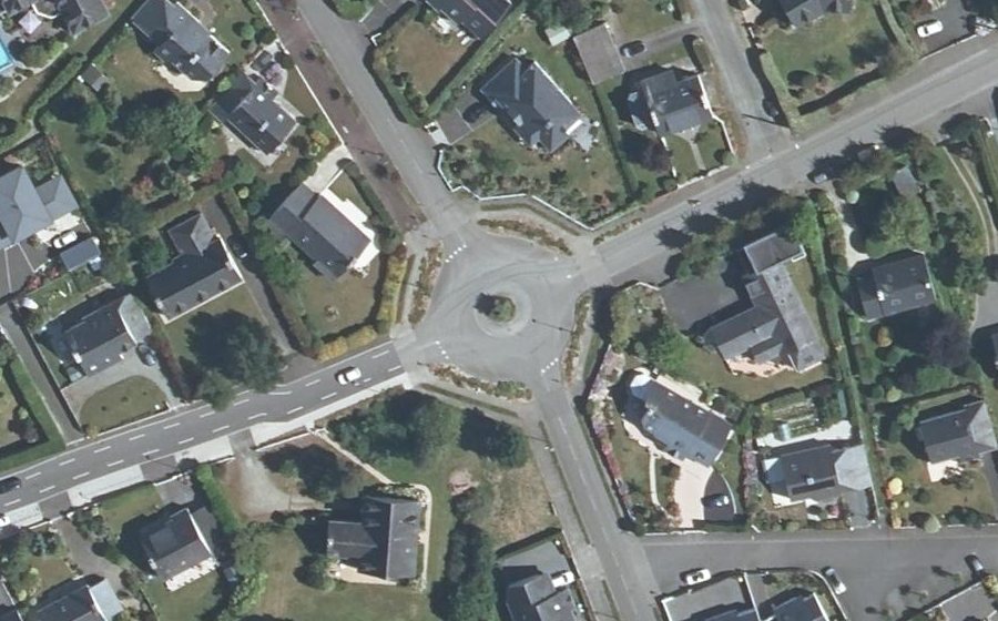 Vue aérienne du Rond-point anonyme n°26535092