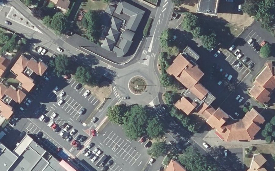 Vue aérienne du Rond-point anonyme n°26540510