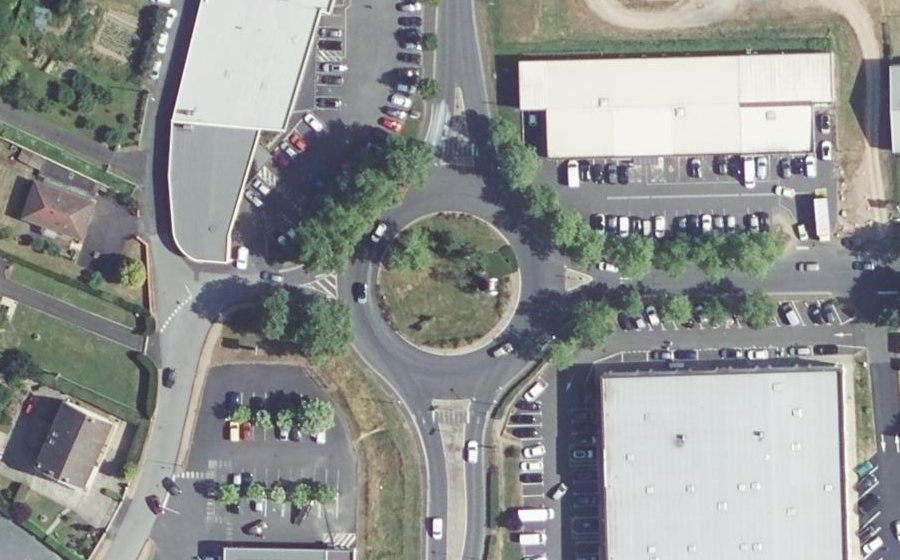Vue aérienne du Rond-point anonyme n°26541259