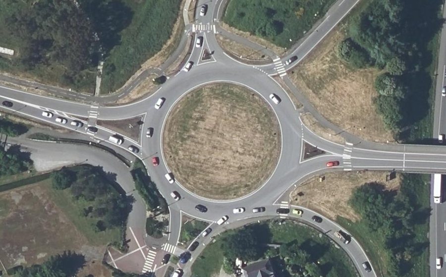 Vue aérienne du Rond-point anonyme n°26546316