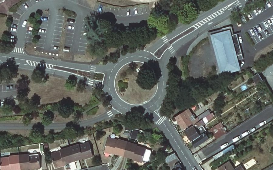Vue aérienne du Rond-point anonyme n°265512551
