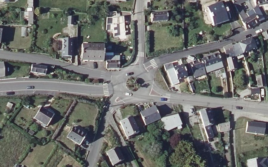 Vue aérienne du Rond-point anonyme n°26552419