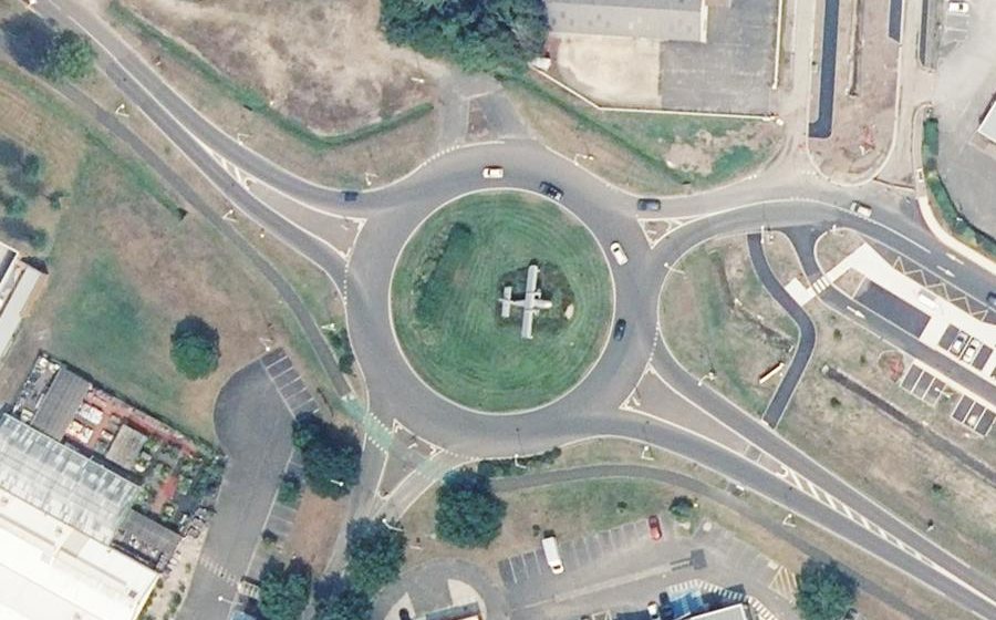 Vue aérienne du Rond-point anonyme n°26561247