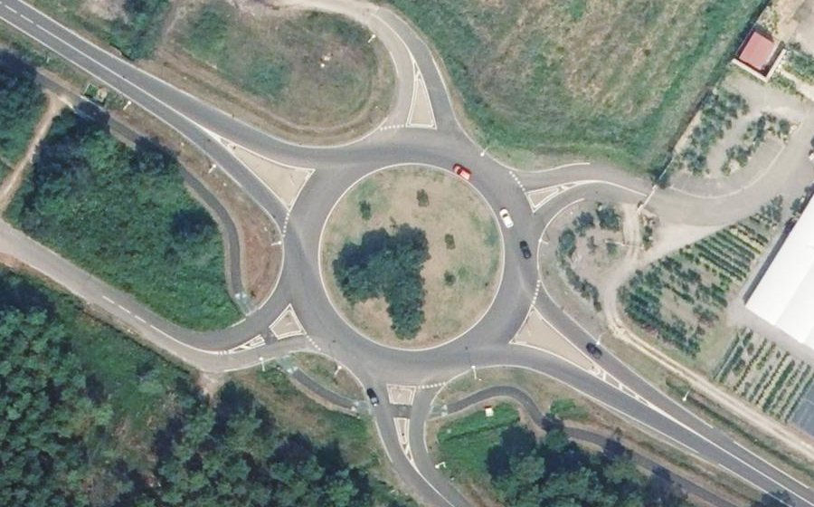 Vue aérienne du Rond-point anonyme n°26561250