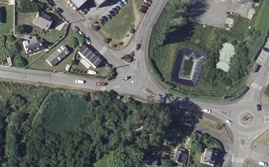 Vue aérienne du Rond-point anonyme n°26561405