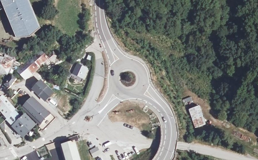 Vue aérienne du Rond-point anonyme n°265659182