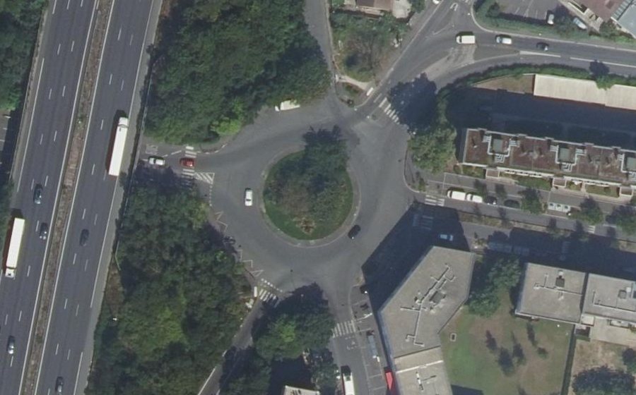 Vue aérienne du Rond-point anonyme n°26567209