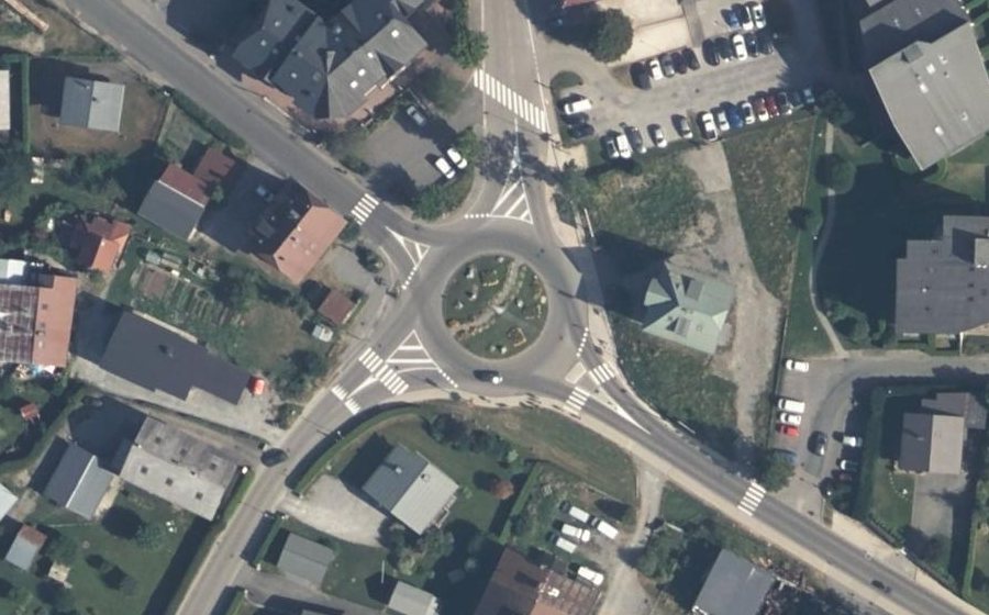 Vue aérienne du Rond-point anonyme n°26570492