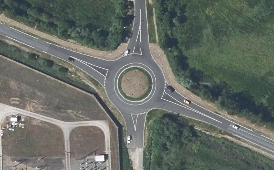 Vue aérienne du Rond-point anonyme n°26578664