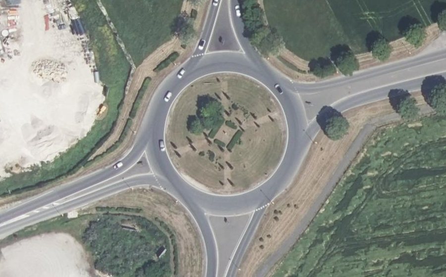 Vue aérienne du Rond-point anonyme n°26588454