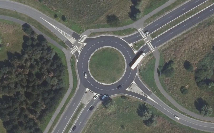 Vue aérienne du Rond-point anonyme n°26589025
