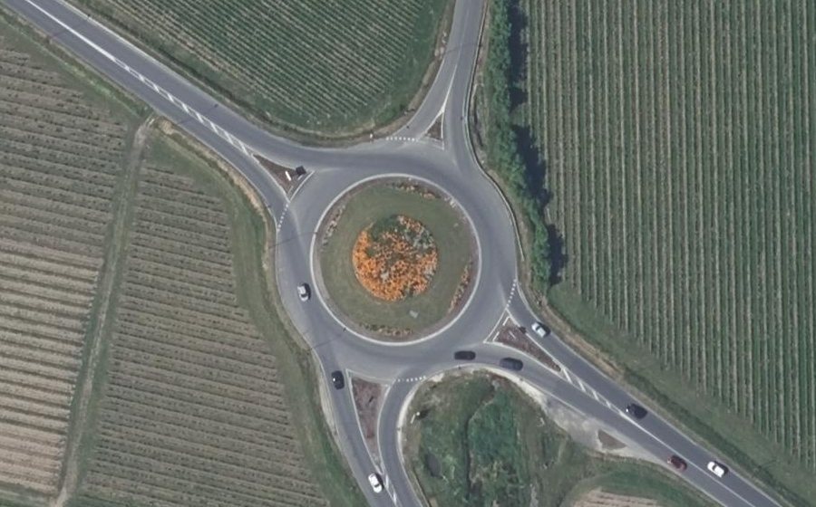 Vue aérienne du Rond-point anonyme n°26590893