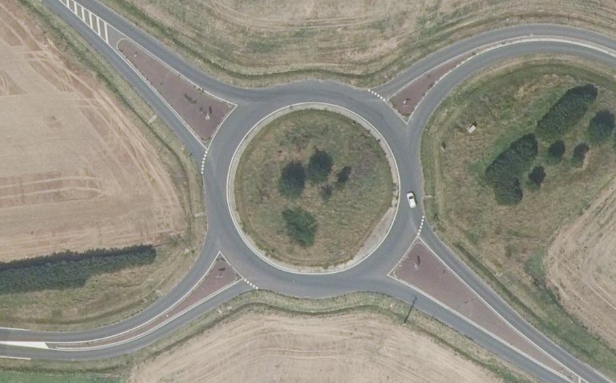 Vue aérienne du Rond-point anonyme n°26613109