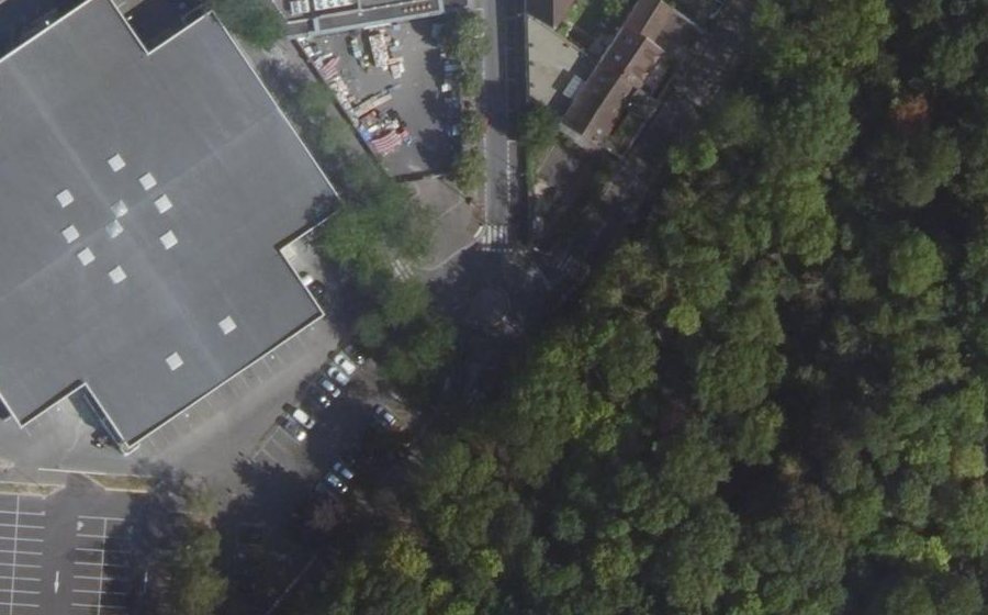 Vue aérienne du Rond-point anonyme n°266140331