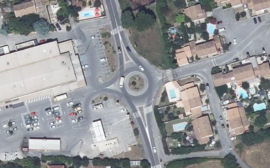 Vue aérienne du Rond-point anonyme n°26625465