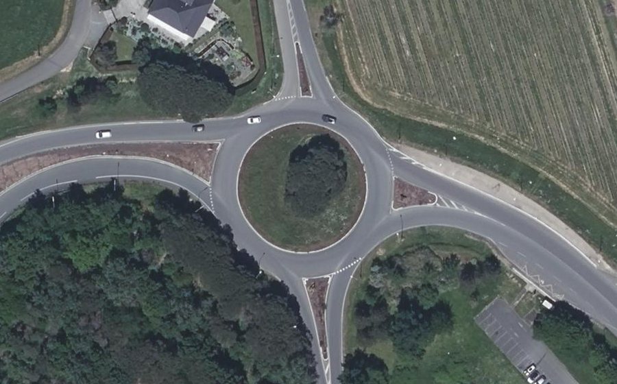 Vue aérienne du Rond-point anonyme n°26637182