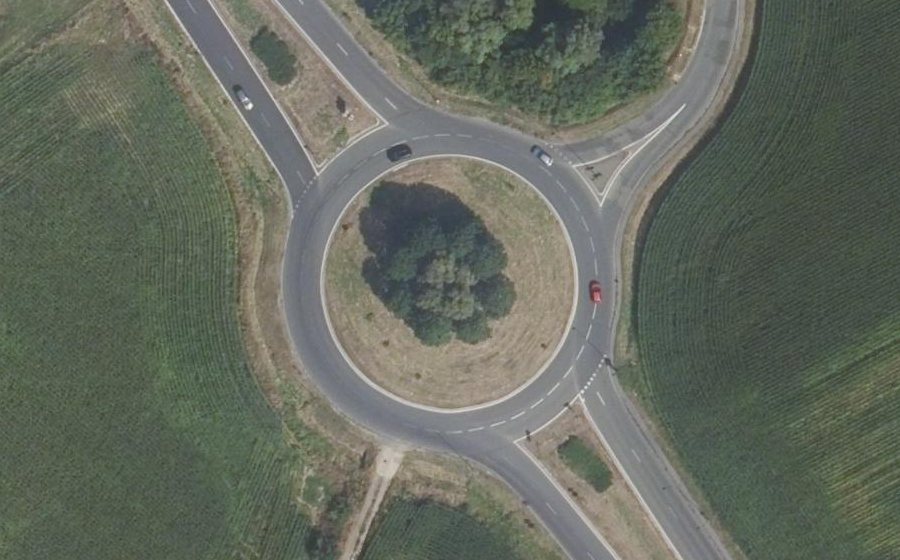 Vue aérienne du Rond-point anonyme n°26652941