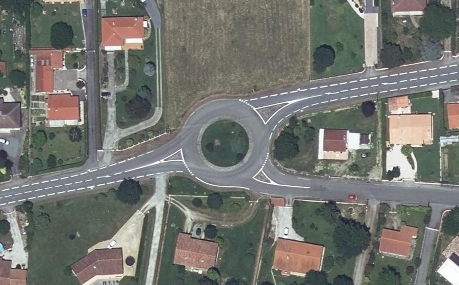 Vue aérienne du Rond-point anonyme n°26656535