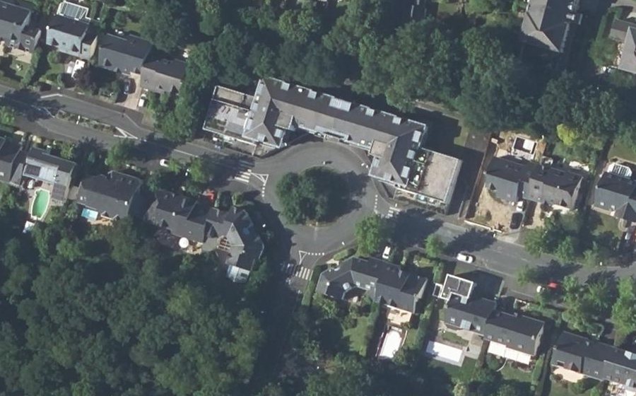 Vue aérienne du Rond-point anonyme n°26656541