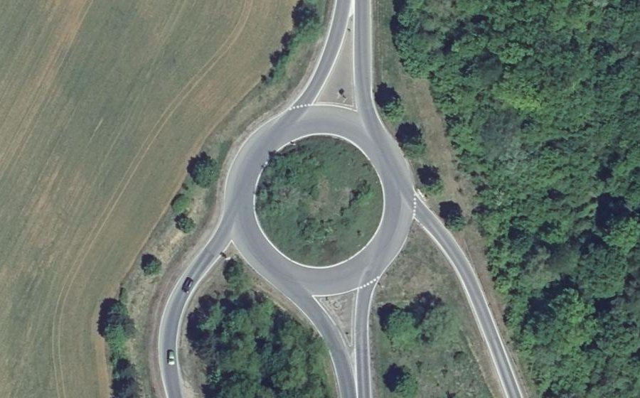 Vue aérienne du Rond-point anonyme n°26661336