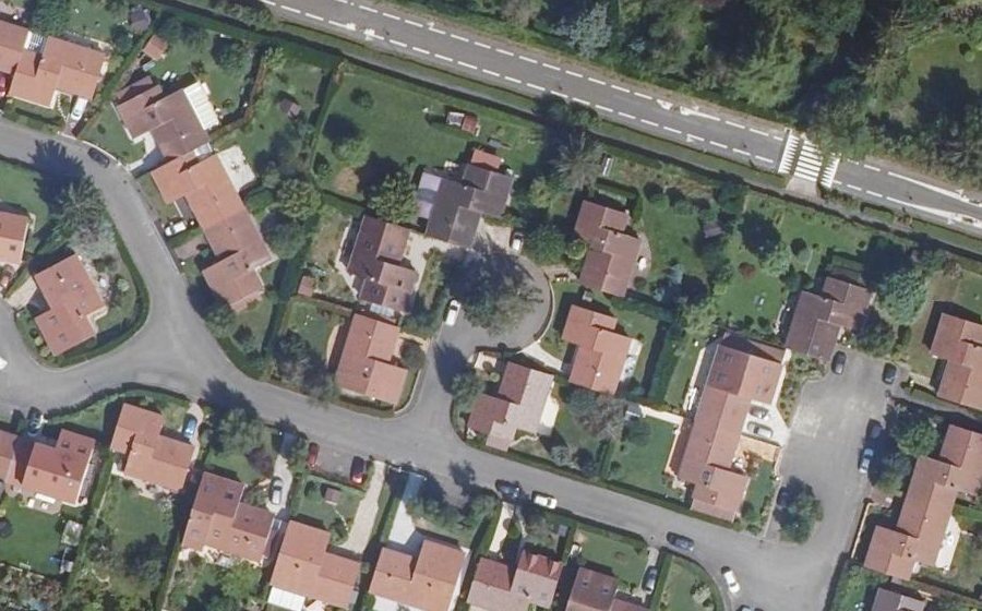 Vue aérienne du Rond-point anonyme n°26665676